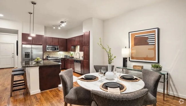 Building Photo - Elegant 2/2 Apt – Modern Living at Its Best! Unit 19YT2