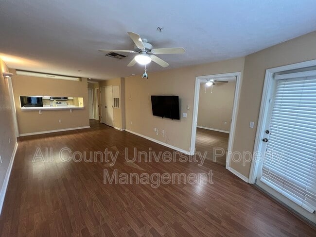 Building Photo - 4000 SW 23rd St Unit 6104
