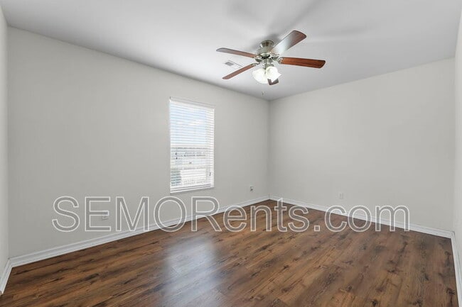 Photo - 3 Village Dr