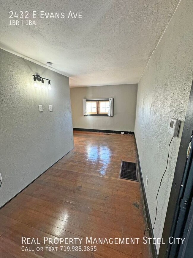 Photo - 2432 E Evans Ave