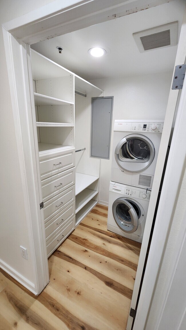 Photo - 375 S 3rd St Unidad 108