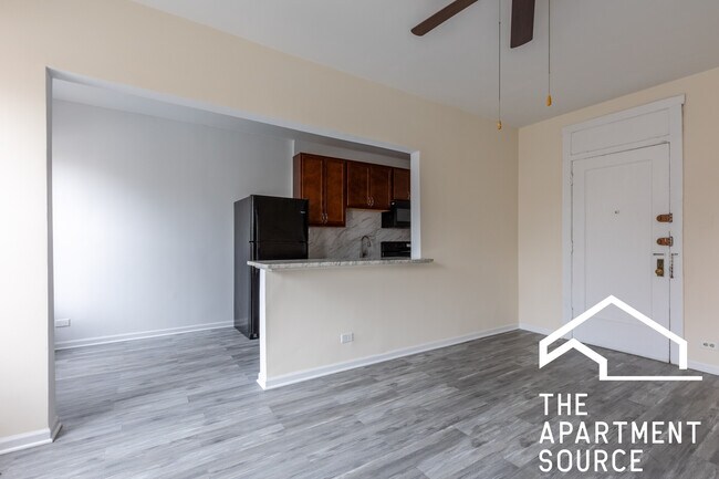 Photo - 2700 N Milwaukee Ave Unit 215