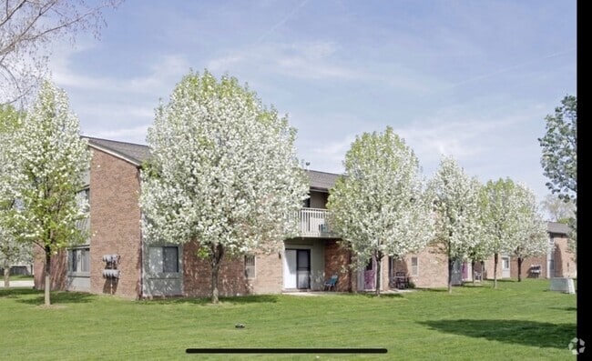 Courtyard in Spring Photo - Bradford Square Rental