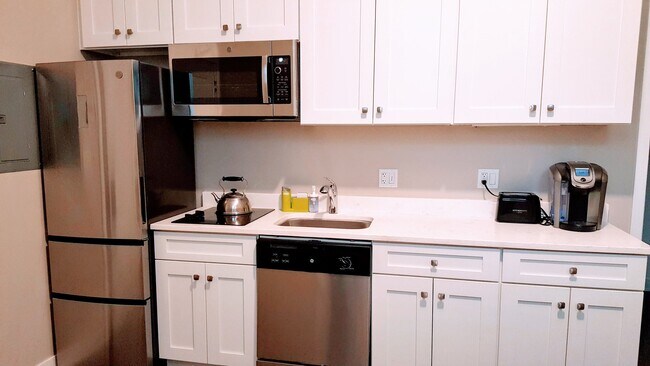 Photo - 1409 W Diversey Pkwy Unit 110