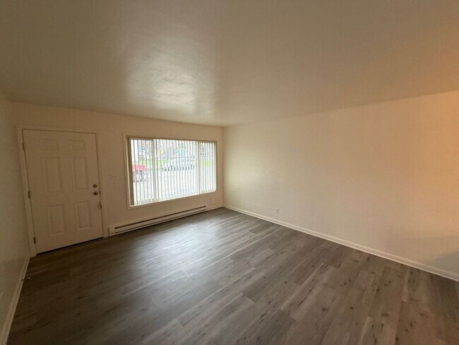 Photo - 1835 Beach Ave NE Unit 5