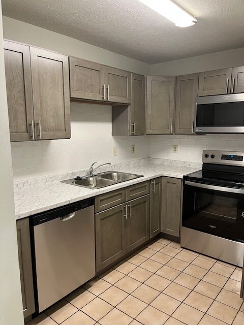120 Twyckenham Blvd Unit 11