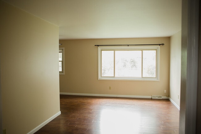 Photo - 720 S Parkway Dr