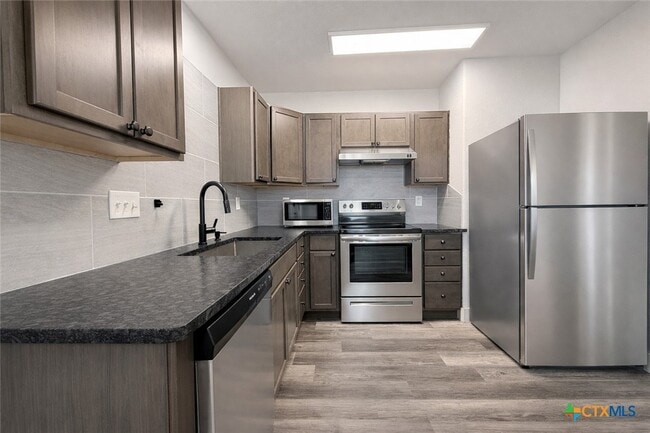 Photo - 710 Jefferis Ave