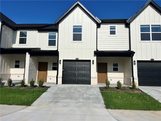 Building Photo - 1715 Cuppett Cir