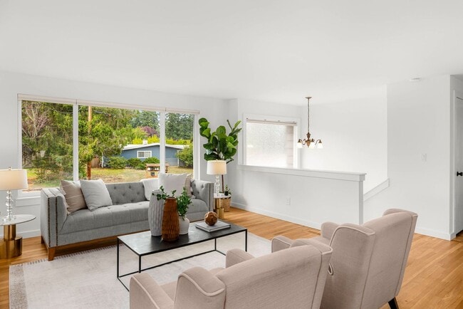 Photo - 5bd/3.5ba Bellevue Home