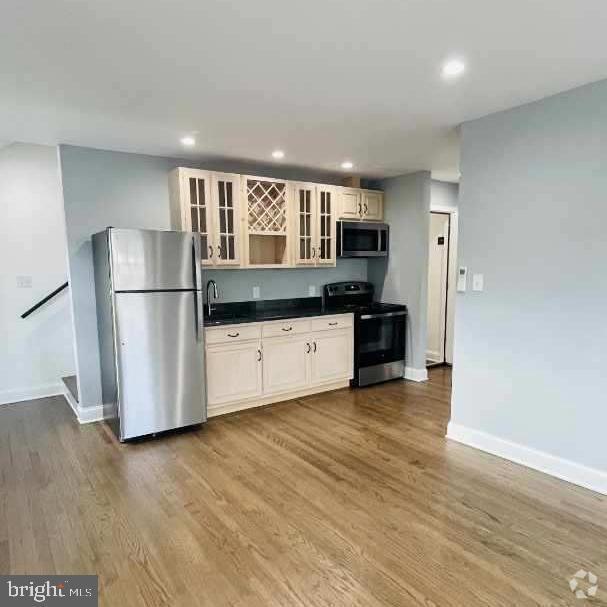 Building Photo - 15 S Church St Rental