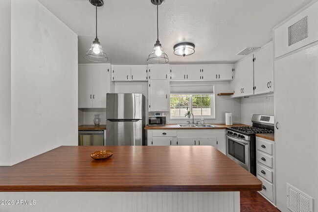 Photo - 209 Sylvan Rd