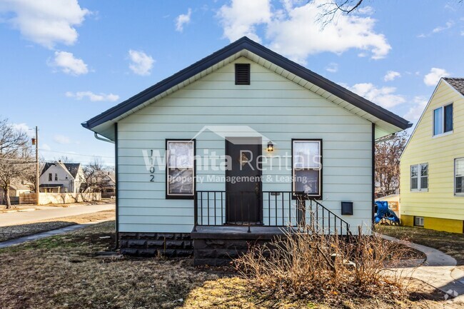 Building Photo - Remodeled 3 bedroom 1.5 bath home