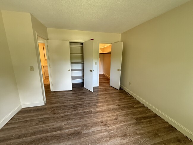 Photo - Parkway Apartments