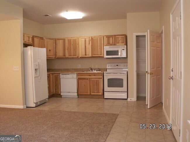 Photo - 7400 Courtyard Dr
