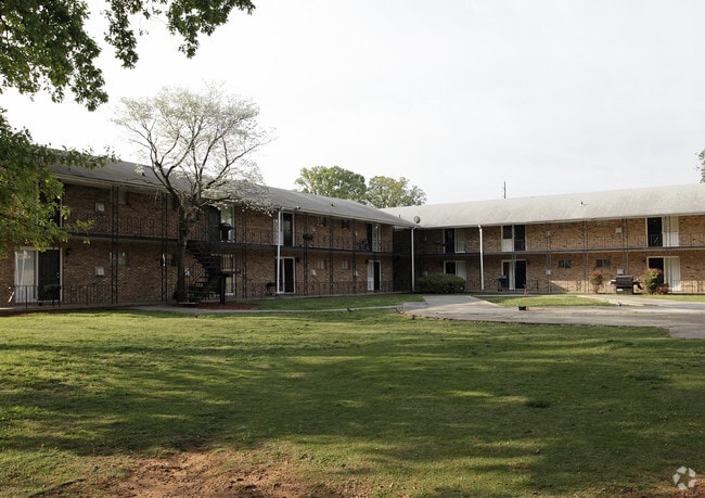 Primary Photo - Clarion Court Apartments