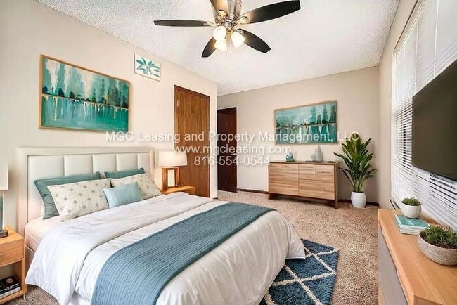 Photo - Cozy Townhome with Private Patio by Lake T...