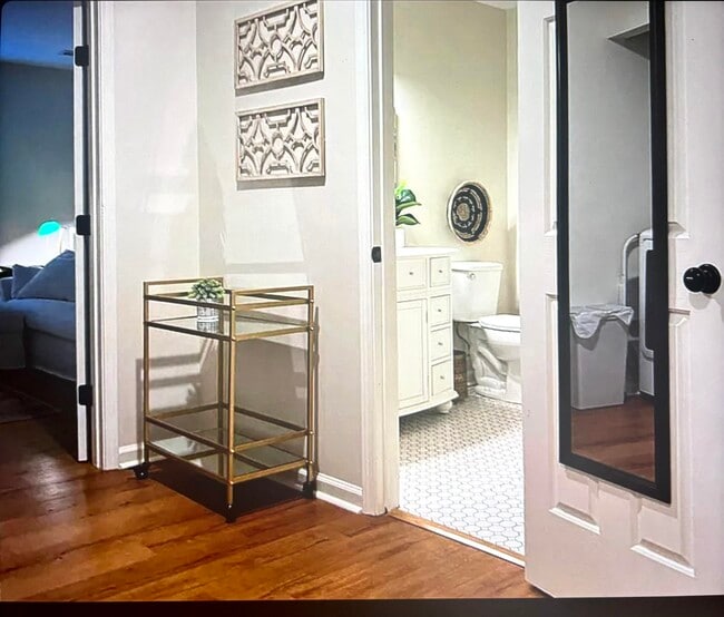 Photo - 165 Walton Ave Unit Apt a