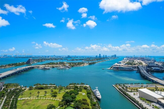 Building Photo - 900 Biscayne Blvd Unit 4202
