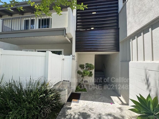 Photo - 1745 Maple Ave