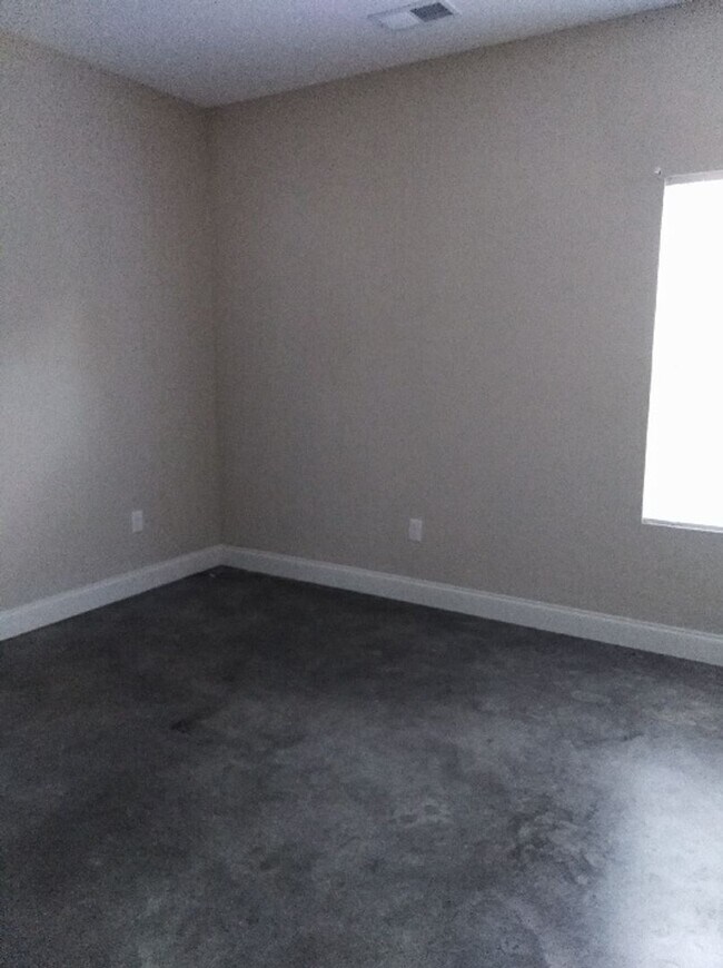 408 Shady Pk Cv