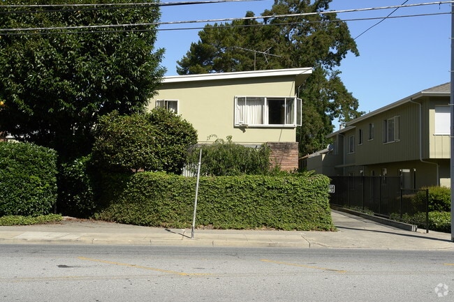 430 Ravenswood Ave