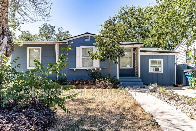 Photo - 210 Harwood Dr