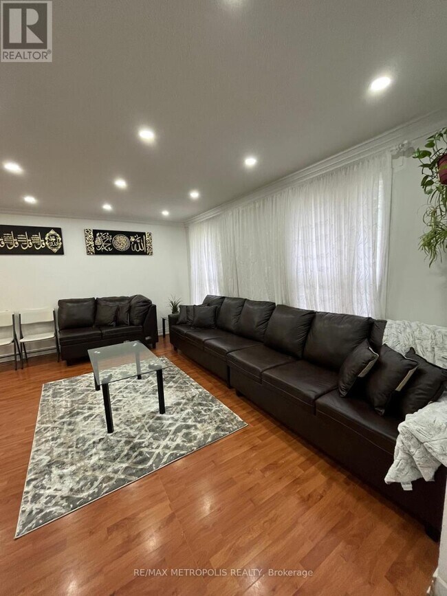 Photo - 78 Crittenden Square