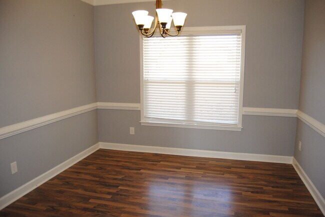 Photo - 102 Ingram Fields