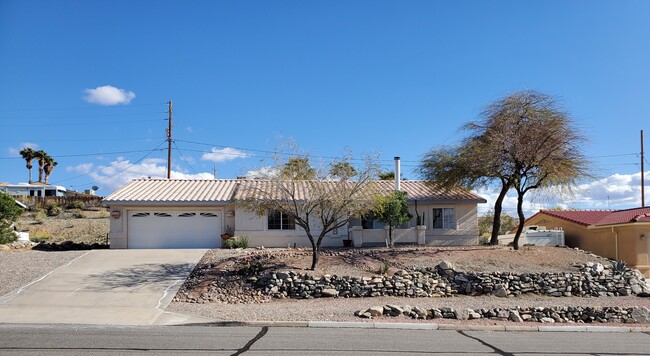 Photo - 3040 Crater Dr House