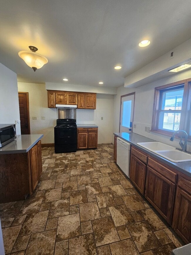 Photo - 1-603 1/2 N Superior Ave Unidad 603 1/2