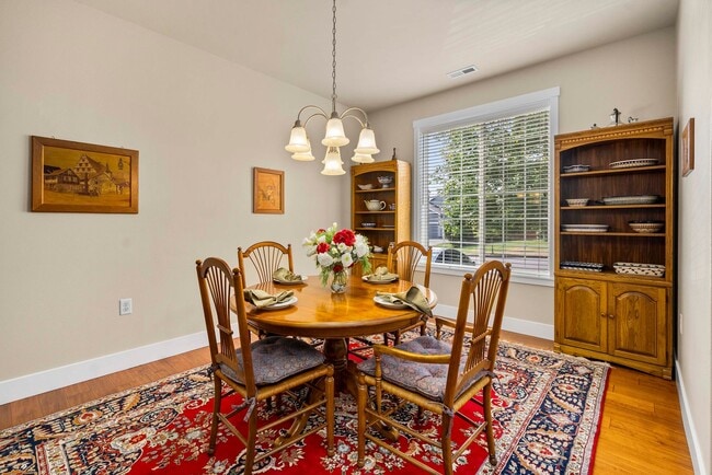 Photo - 2030 Nelson St