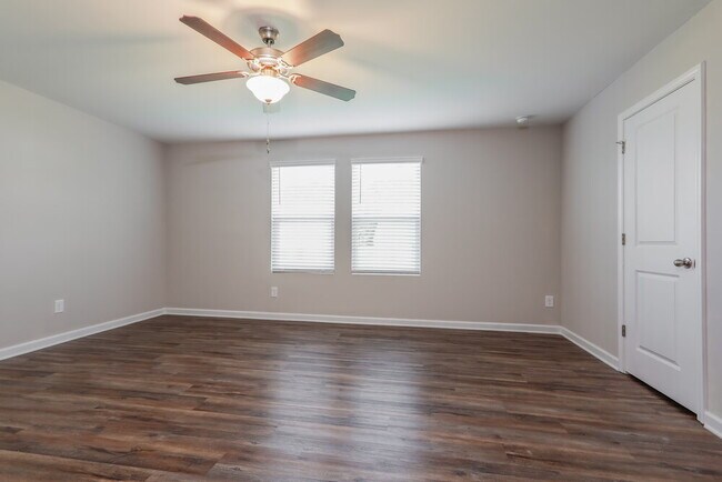 Photo - 3775 Place Dr