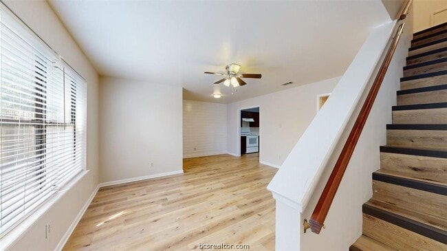 Photo - 2807 Longmire Dr