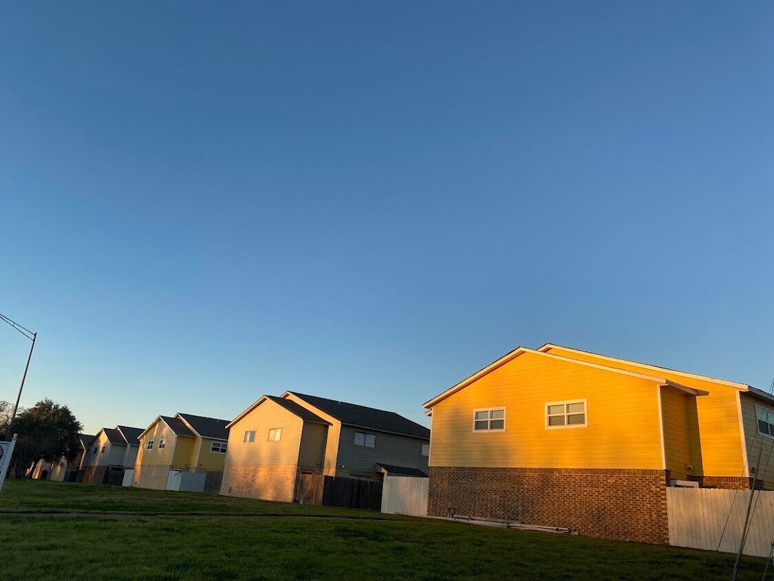 Photo - 2801 Longmire Dr (College Station, TX)