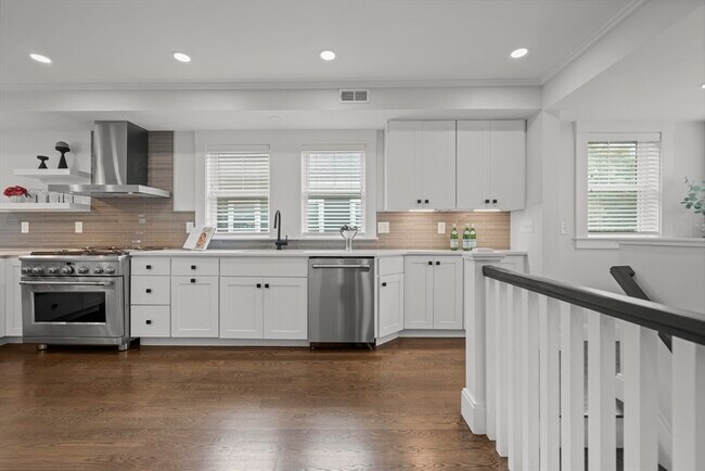 Photo - 62 Governor Winthrop Rd Unidad 2