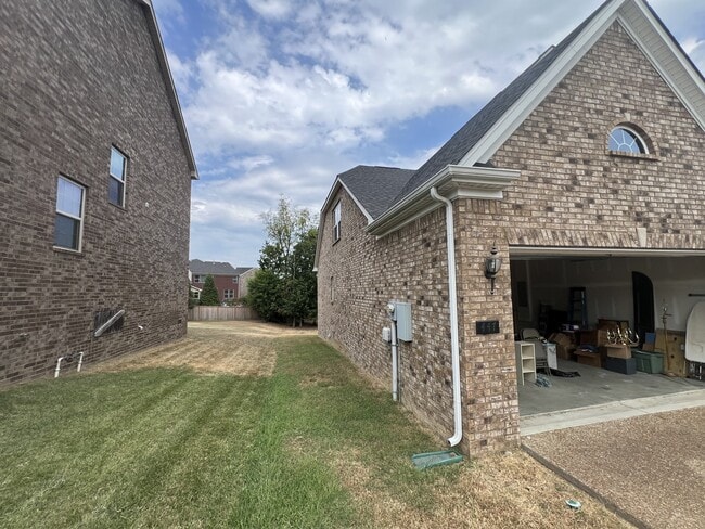 447 Warren Hill Dr