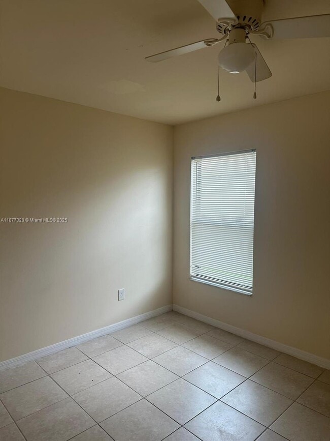 Photo - 409 Nicholas Pkwy W Unit 0