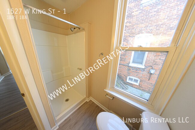Photo - 1527 W King St Unit 1