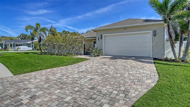 Photo - 1111 Mallorca Dr