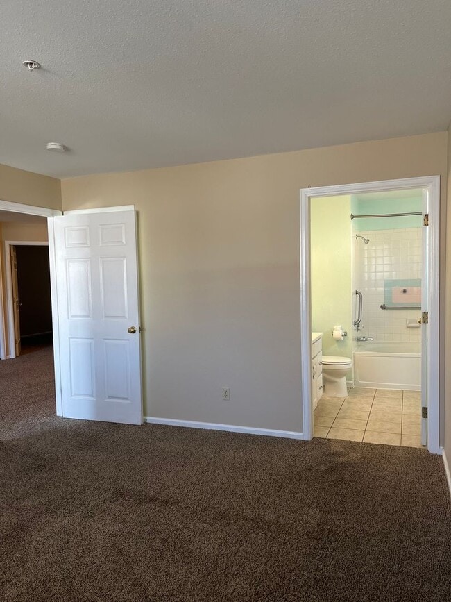 Photo - 4895 Twin Lakes Rd Unit 2