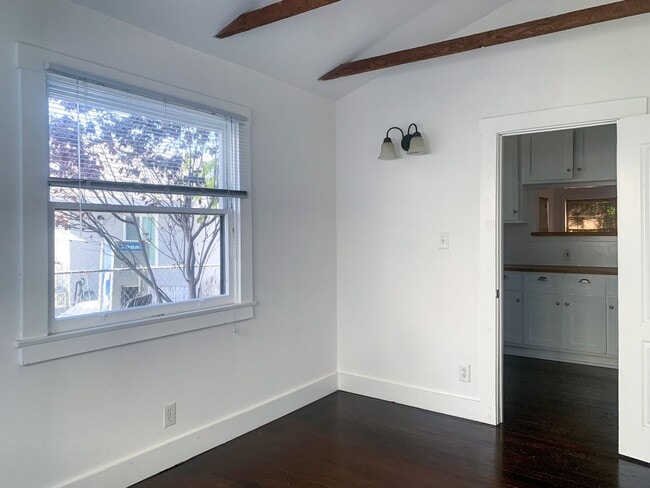 Photo - 5670 York Blvd Unit 5672 1/2 York Blvd