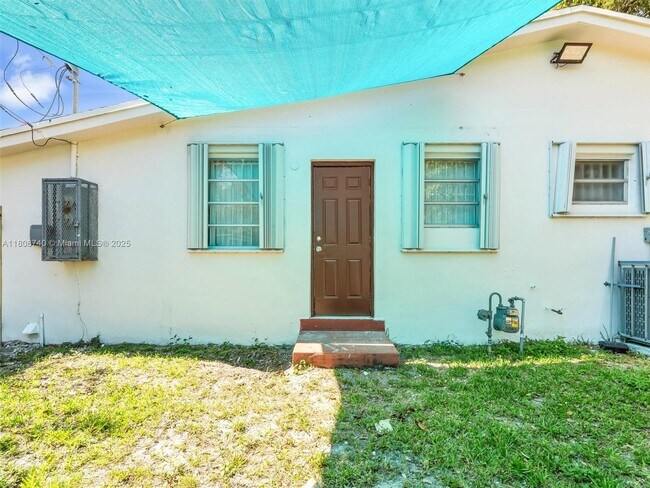 Photo - 5517 NW 1st Pl Unidad 5519
