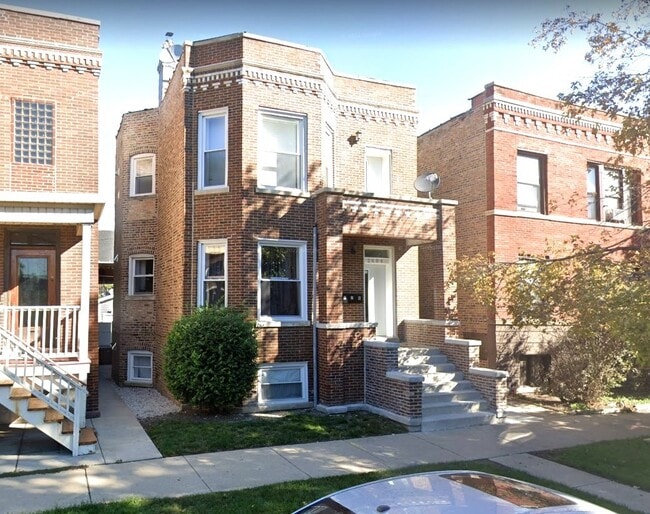 Building Photo - 2904 W Nelson St Unit B Rental