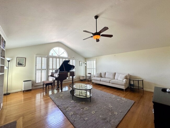 15694 Longwood Dr