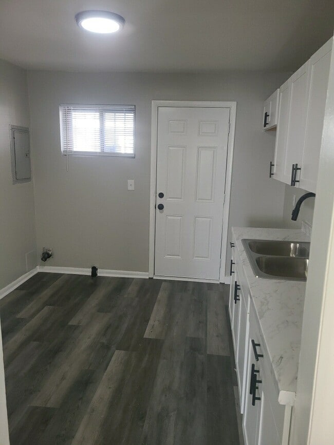 Photo - 712 28th Ave N