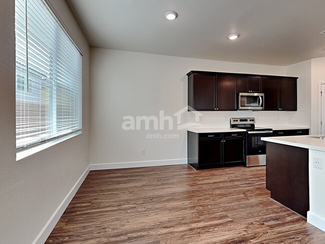 Photo - 6142 Schmidt St