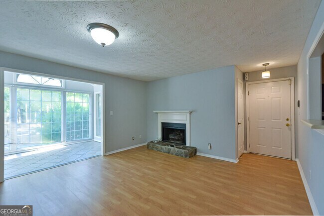 Photo - 1904 Country Park Dr
