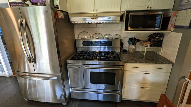 Photo - 2441 Mathews St