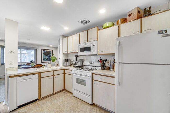 Photo - 101 N Lincoln Ln Unit 2A